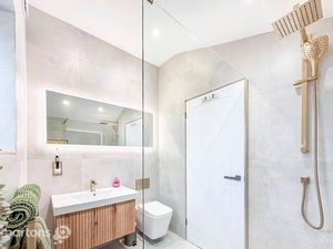 Photo 21- click for photo gallery